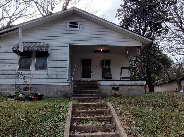 607 Elm St, Camden, AR 71701