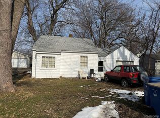 984 Voorheis Rd, Waterford, MI 48328