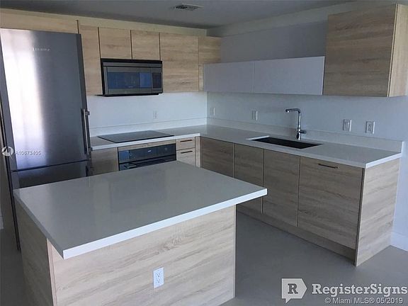 3rd image of 16385 Biscayne Blvd Unit 1120