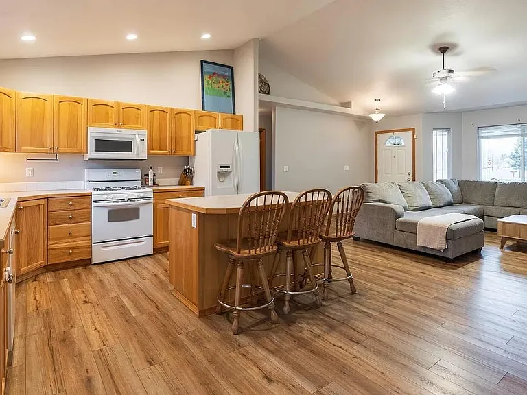 2383 W Sheffield Trl — Photo 2