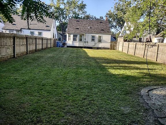 2nd image of 25631 Lehigh St