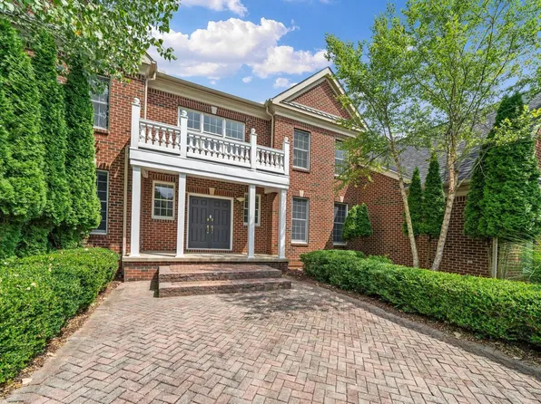 2086 Autumn Hill Dr, Ann Arbor, MI 48103