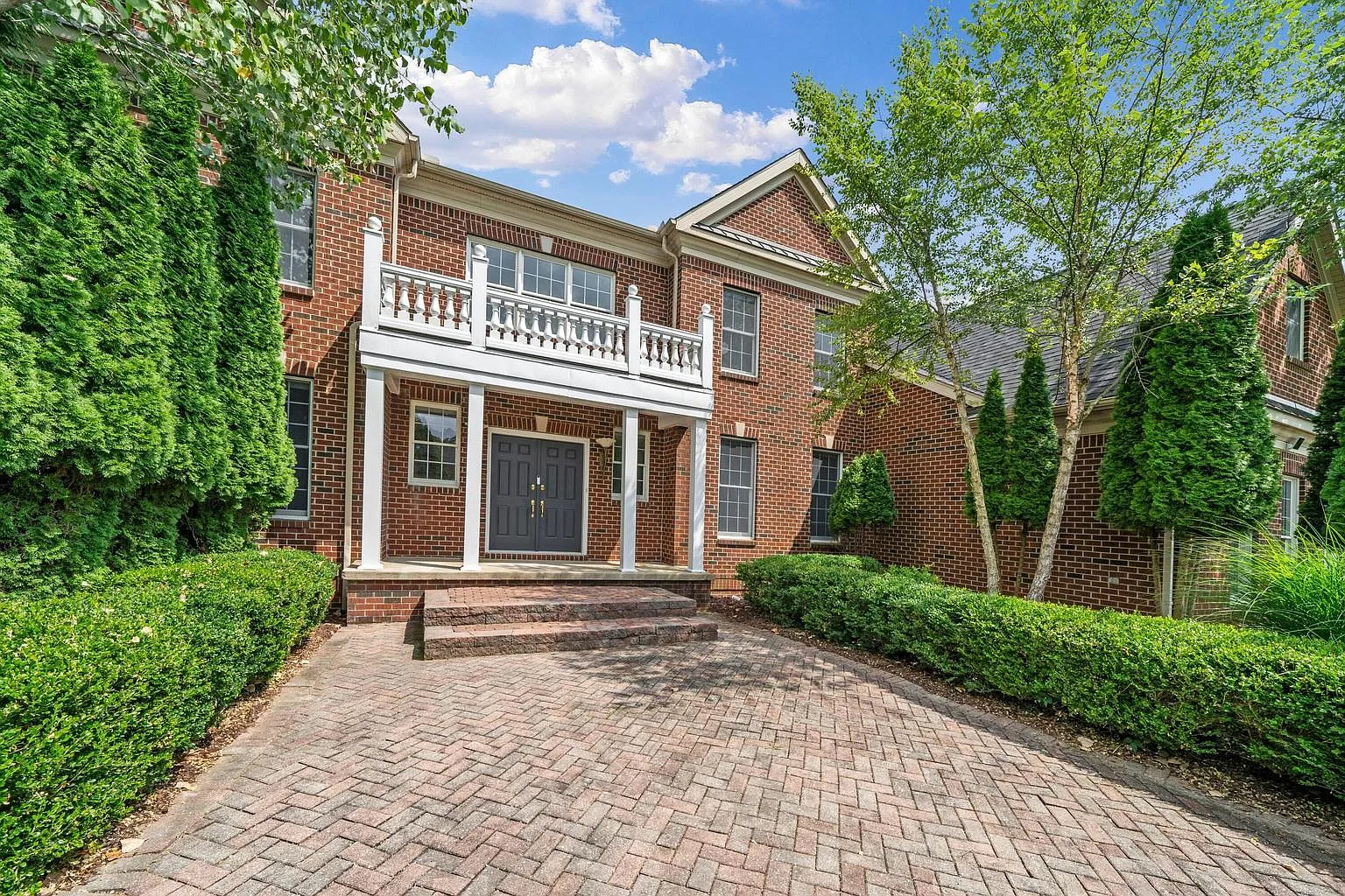 2086 Autumn Hill Dr photo 1