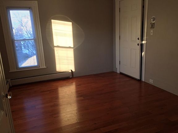 3rd image of 133 Marlboro St APT 6