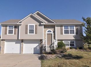 408 NW Europa Dr, Grain Valley, MO 64029