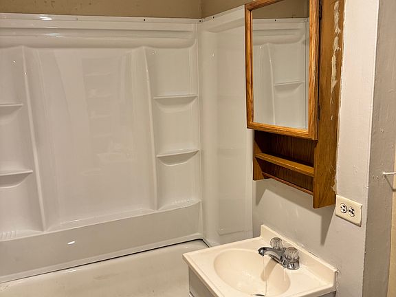 5th image of 2612 S Elm St #Na