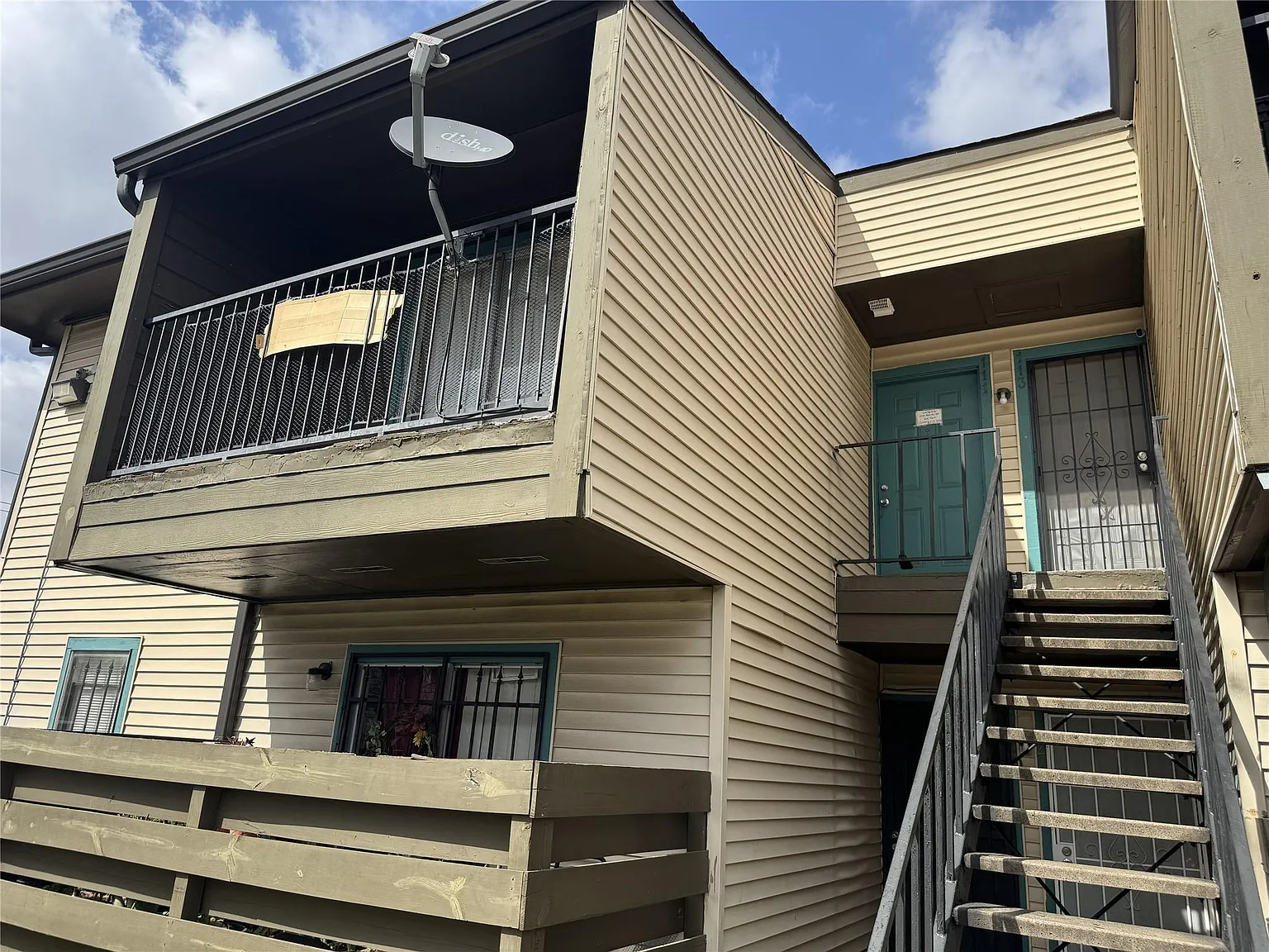 1 bed, 1.0 bath, 712 sqft, $900 — Photo 1