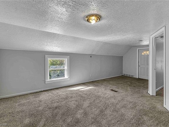 2nd image of 7606 Vineyard Ave