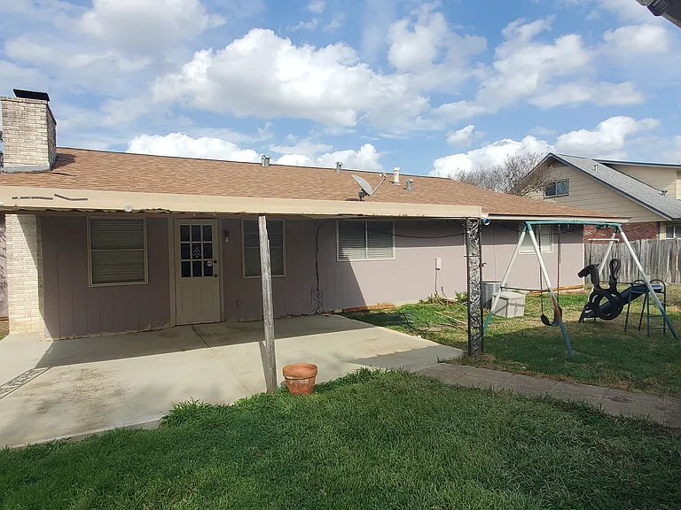 14219 Brook Hollow Blvd — Photo 29