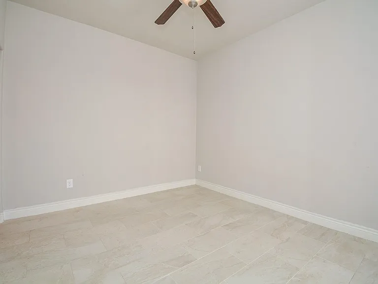 1610 Parker St — Photo 5