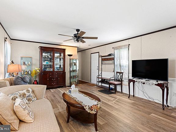 2nd image of 234 Iris Rd