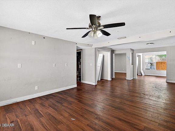 2nd image of 1150 Lewis Dr