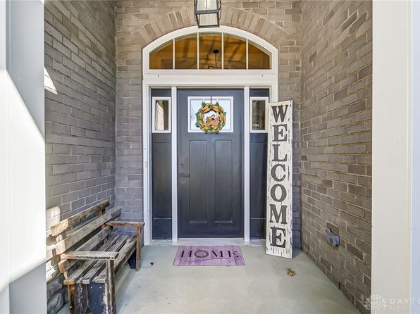 703 Doral Ct, Centerville, OH 45458