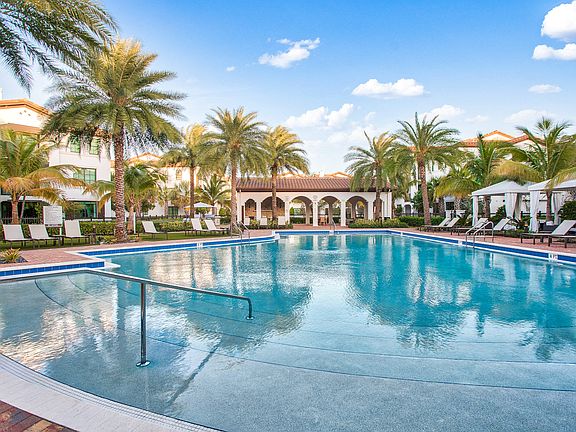 Our location provides easy access to downtown Doral while maintaining a relaxing resort-style living experience