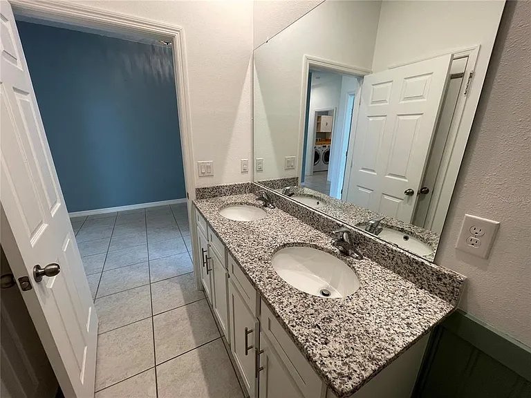 689 Crown Rose Dr — Photo 13