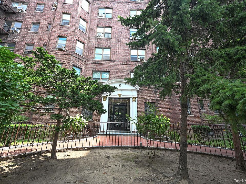 1st image of 61-41 Saunders Street #B25
