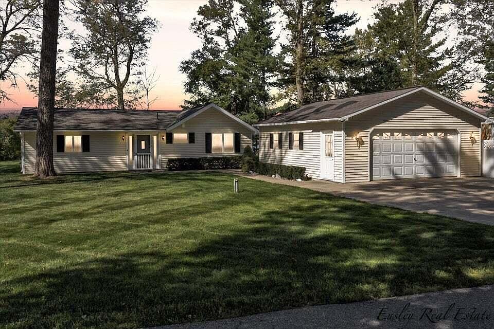 5413 S Front St, Newaygo, MI 49337 MLS 23032409 Zillow