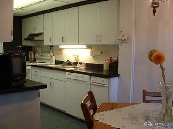 3rd image of 22 Nicholson Ct