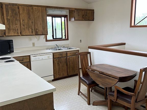 5th image of 946 Ocean Shores Blvd SW #1