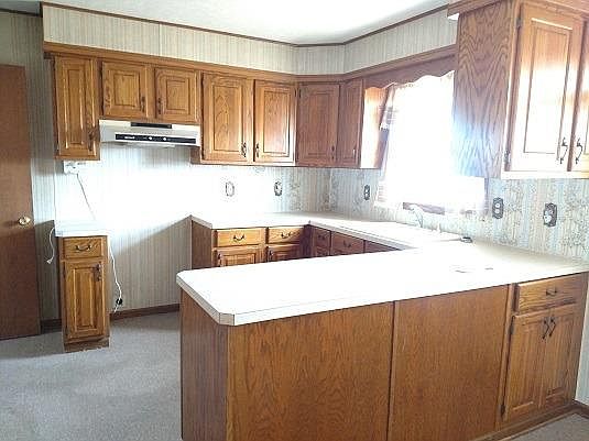 3rd image of 1551 N Elm St