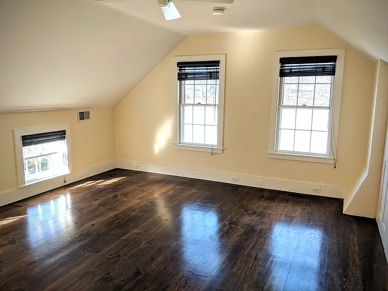 9 Island St #B — Photo 31