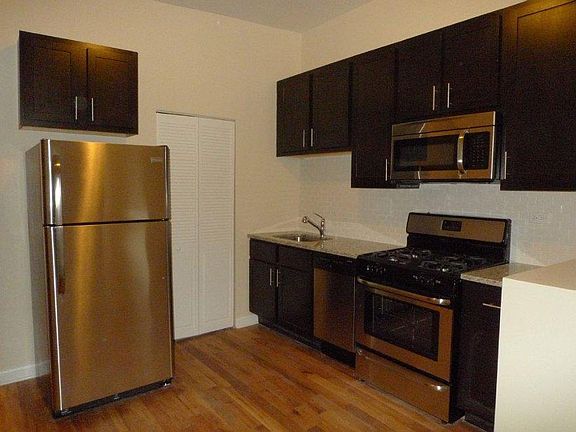 5th image of 1216 W Diversey Pkwy #2