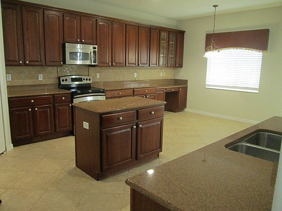 3rd image of 7148 Humber Cir