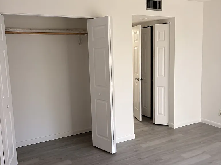 8540 N Sherman Cir #504 — Photo 9