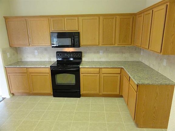 4th image of 204 Shadybrook Dr