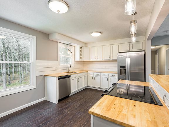 5th image of 1860 Garwood Dr