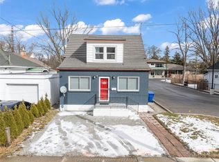 27 8th St, Chatham Kent, ON N7M 4J4
