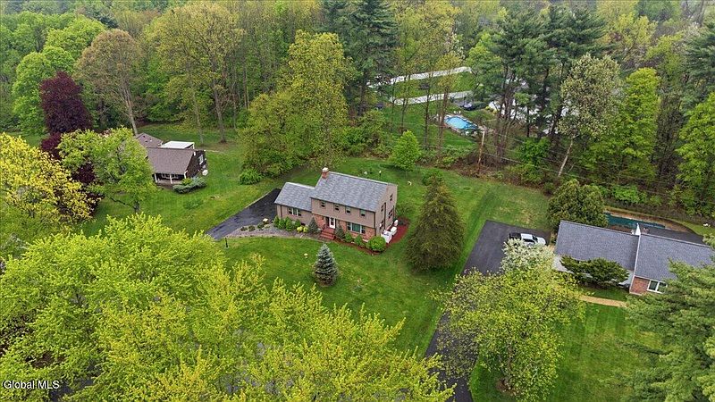 2nd image of 29 Windy Hill Road
