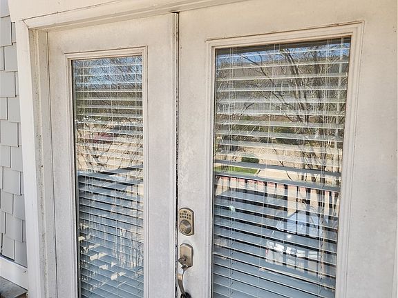 2nd image of 1725 Harvey Mitchell Pkwy S APT 633