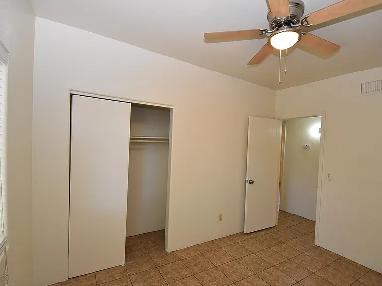 2725 N Dodge Blvd #2725 — Photo 15