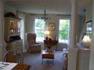 84 Pondview Ln, Manchester, NH 03102