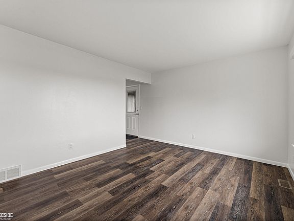 3rd image of 3359 Emmett Rd