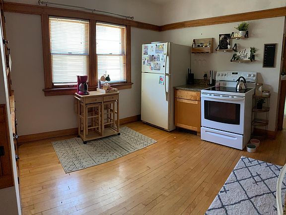 4th image of 6512 Milwaukee Ave