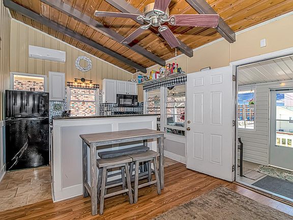 5th image of 1504 Perrin Dr. #1505 Holly Drive