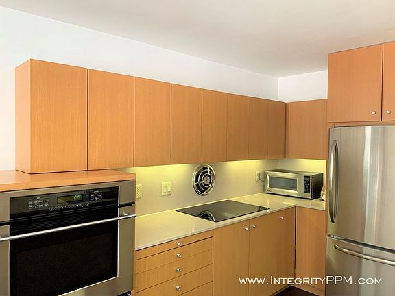 5th image of 3200 6th Ave Unit 208