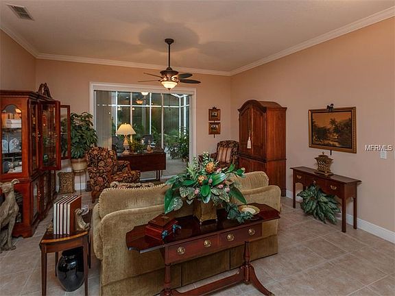 3rd image of 137 Lower Lake Ct