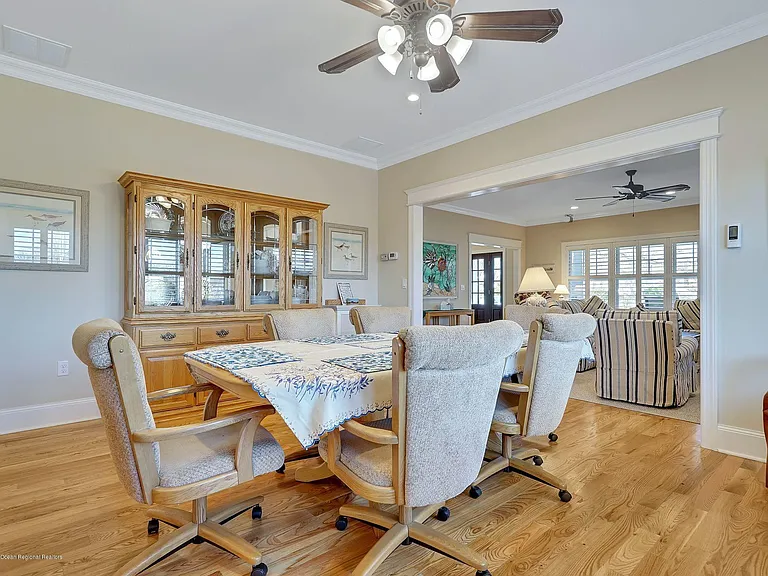 330 Villa Park Way — Photo 11