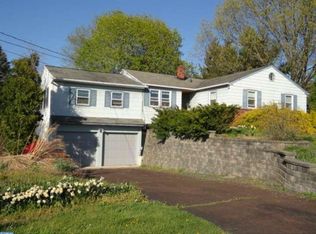 2562 Perkiomenville Rd, Harleysville, PA 19438