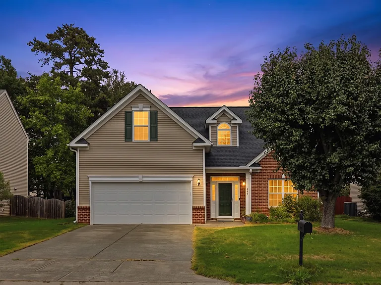 406 Treybrooke Dr — Photo 1