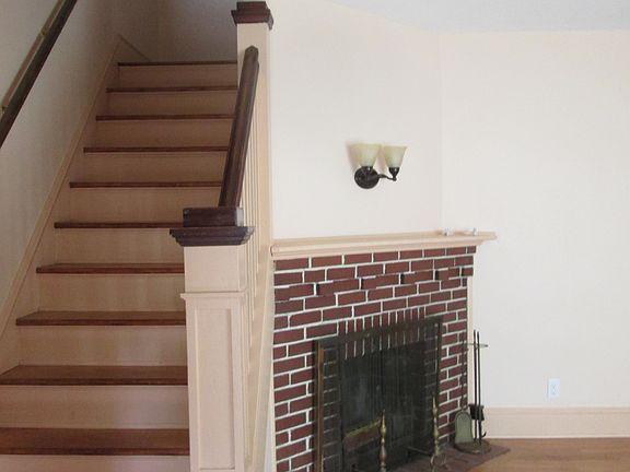 4th image of 124 Trumbull Ave