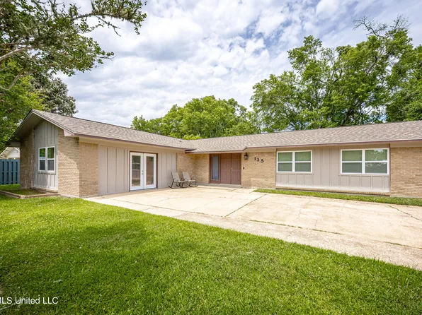 135 La Branche Ave, Ocean Springs, MS 39564