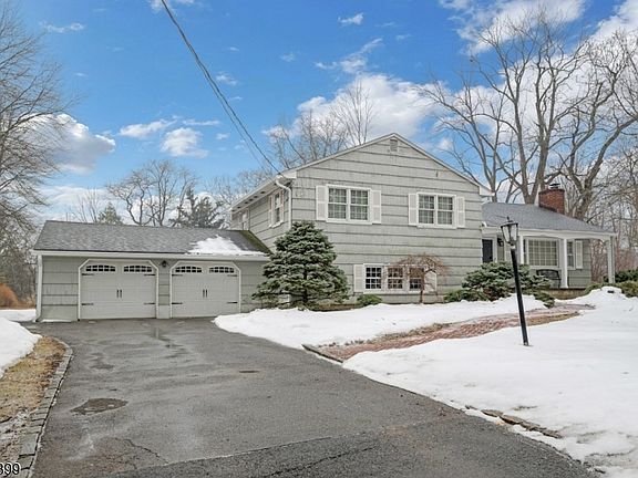 2nd image of 6 Wyndwood Rd