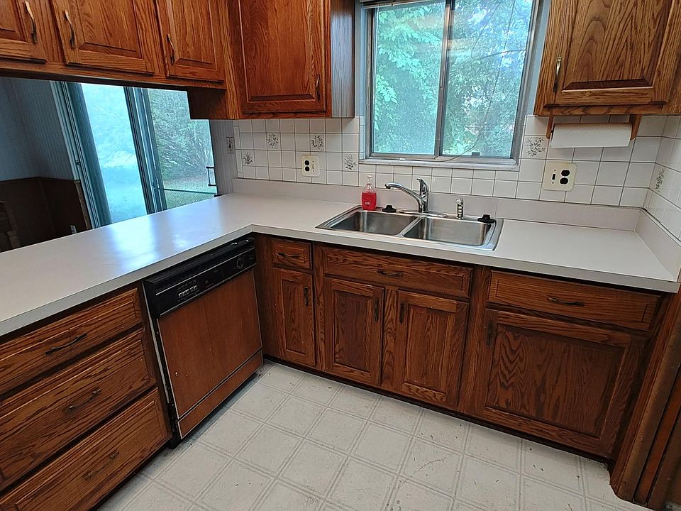 37054 Maas Dr, photo 7