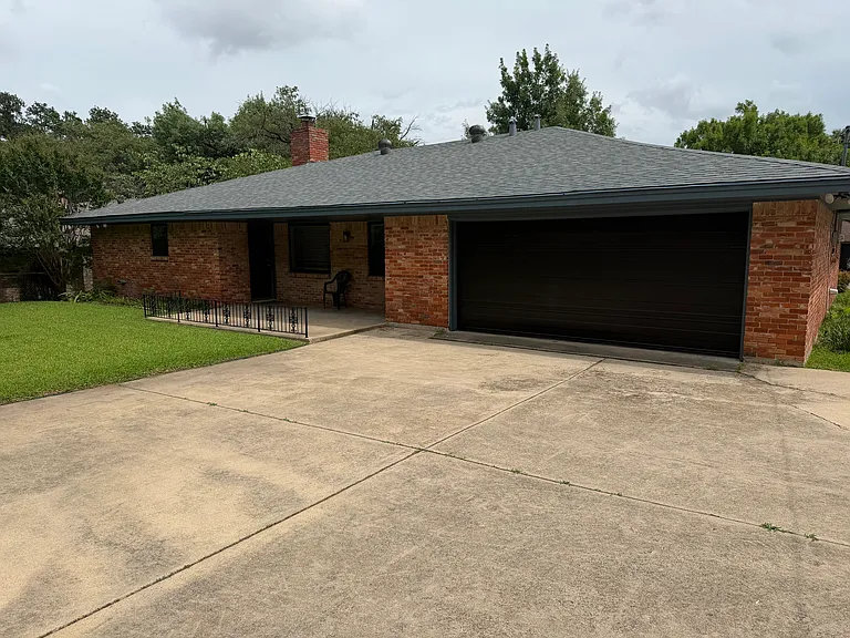 3728 Ashford Ave — Photo 2