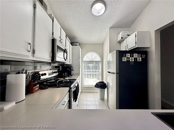 3rd image of 208 Stephen Dr