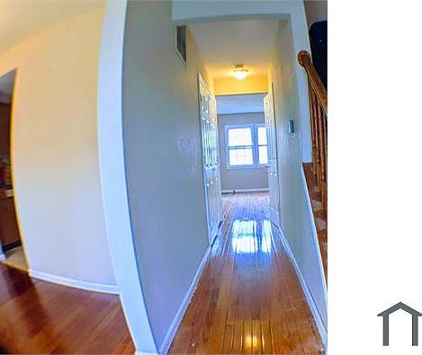 3rd image of 16569 Royal Ct